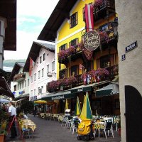 De nauwe straatjes in het centrum van Zell am See